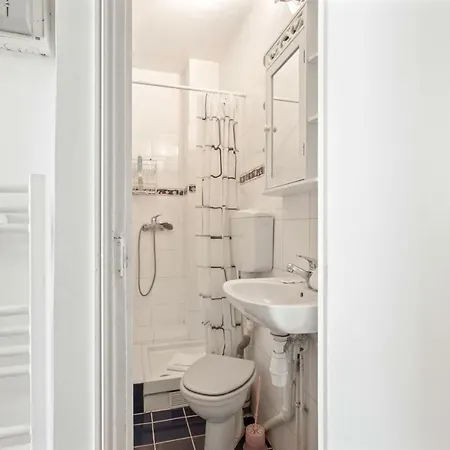 Stunning 1 Bed Apt W/wooden Floor Near Montmartre Apartment Paris